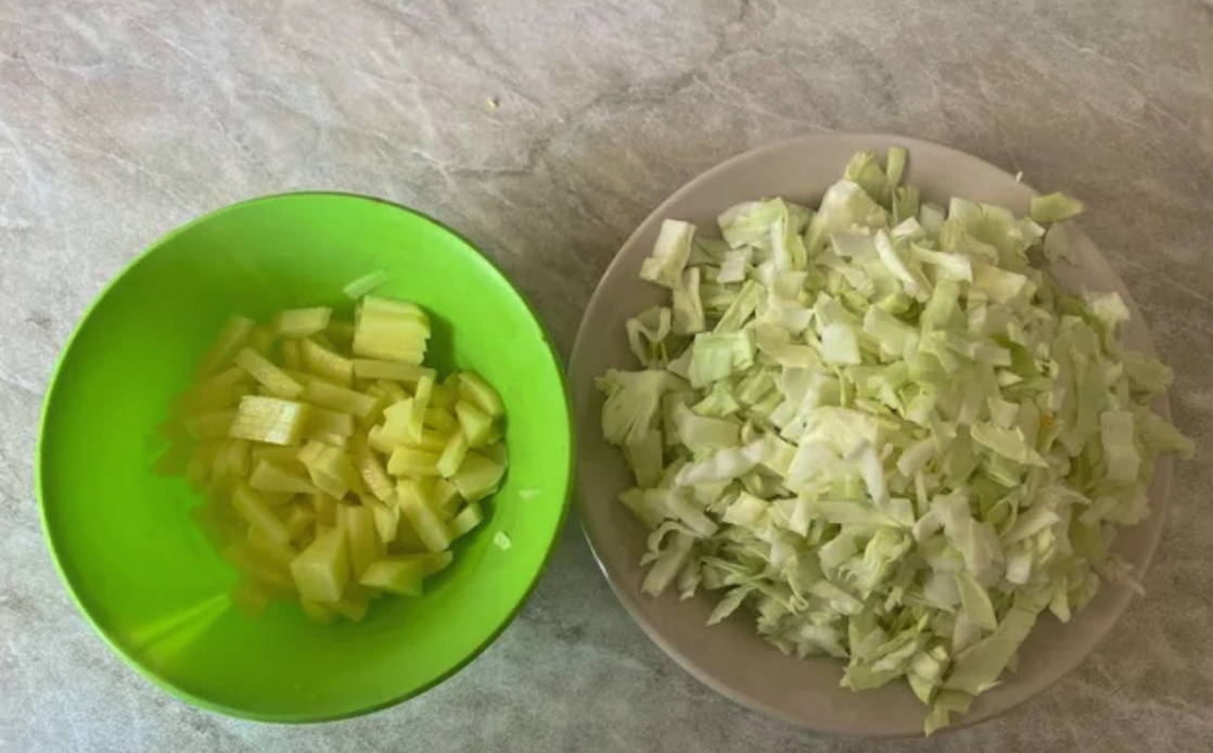 Борщ с вареной свеклой и свежей капустой