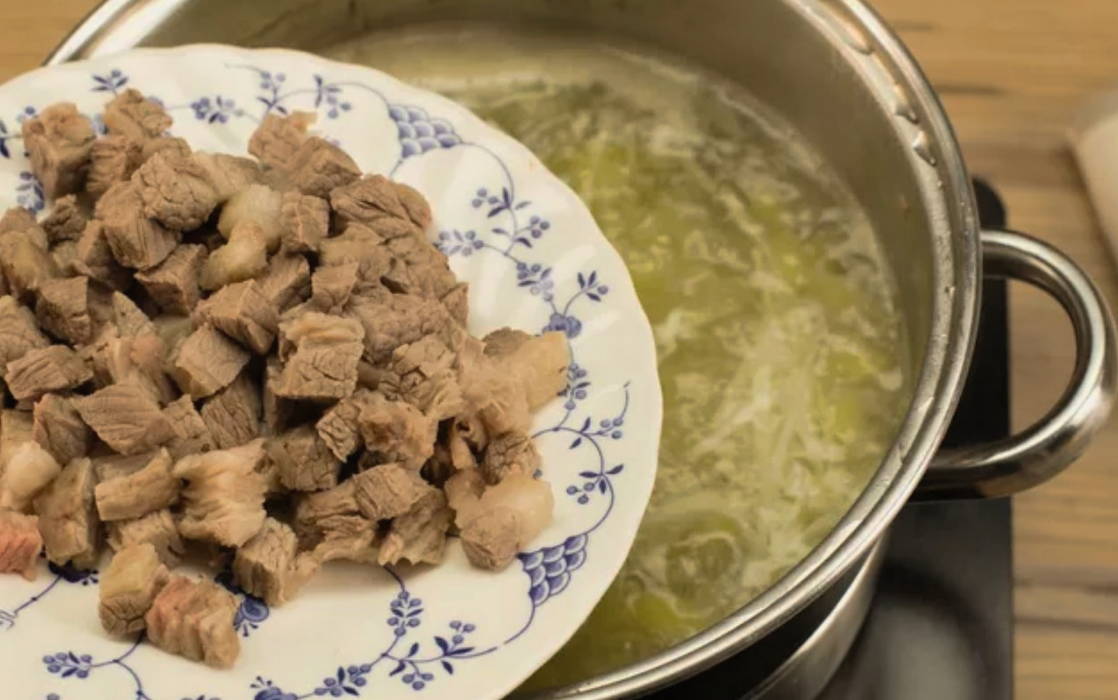 Борщ со свеклой и капустой