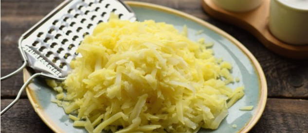 Салат «Лесная поляна» с шампиньонами, курицей и корейской морковью