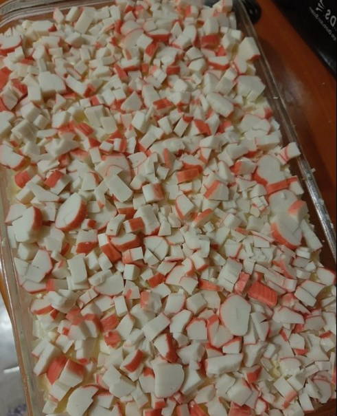 Салат «Ландыш» с крабовыми палочками и яблоком