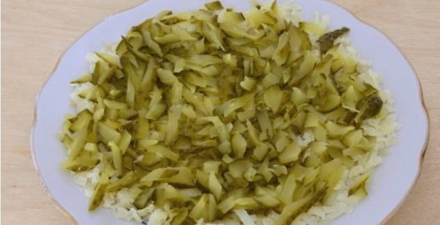 Салат «Лесная поляна» с опятами и куриным филе