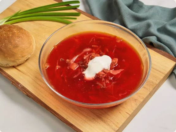 Борщ со свининой и свежей капустой