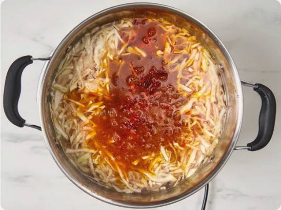 Борщ со свининой и свежей капустой