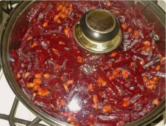 Борщ с консервированной фасолью
