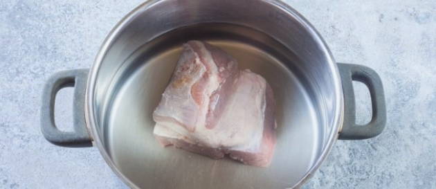 Борщ из говядины и свежей капусты