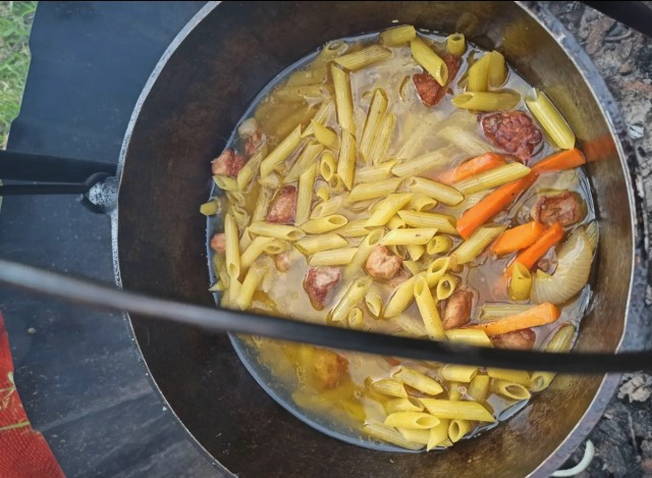 Макароны по-татарски с мясом в казане