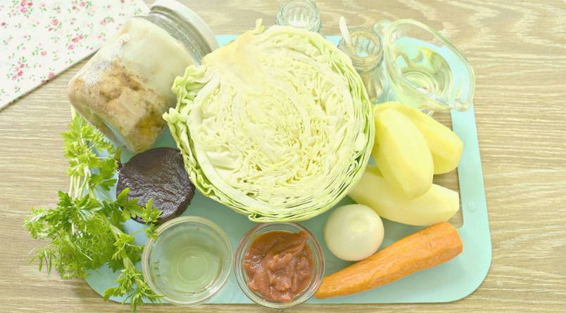 Борщ с тушеной и свежей капустой