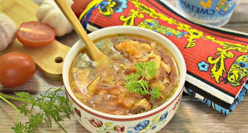 Борщ с тушеной и свежей капустой