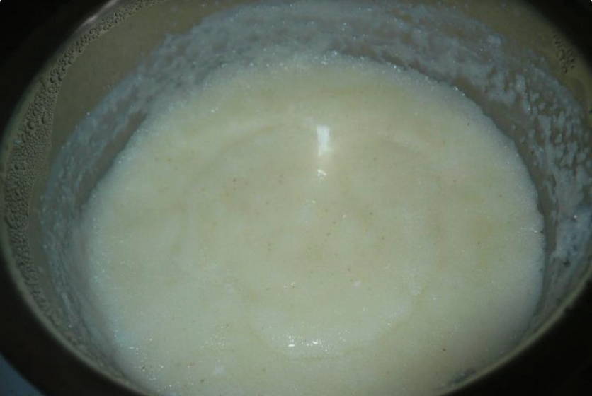 Манная каша с комочками