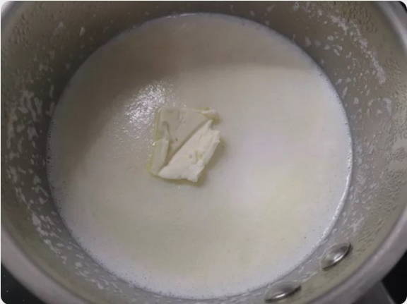 Манная каша с изюмом