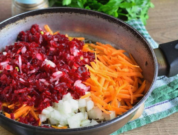 Борщ из краснокочанной капусты