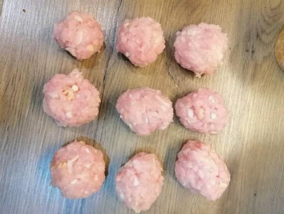 Фрикадельки из индейки в сливочном соусе