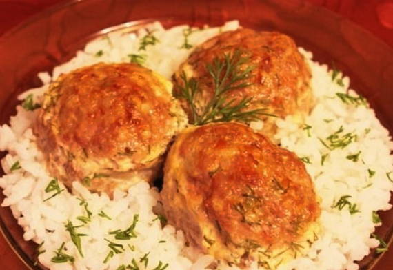 Фрикадельки с рисом в духовке