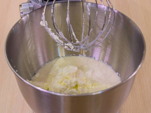 Торт с творожным сыром и сгущенкой