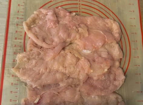 Куриный рулет с ветчиной и сыром