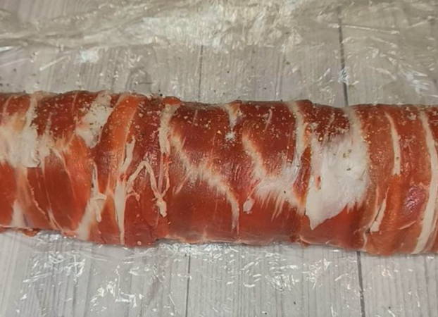 Куриный рулет в беконе