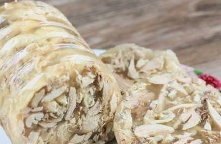 Куриный рулет в бутылке