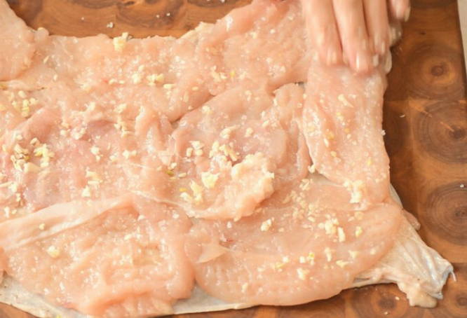 Куриный рулет с грибами
