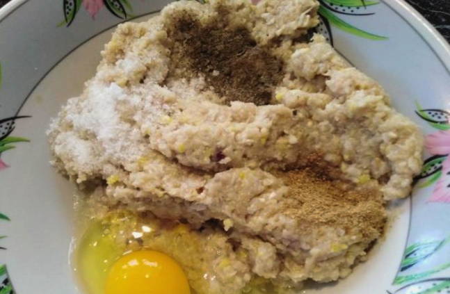 Стожки из куриного фарша в духовке
