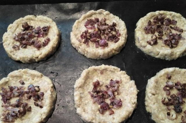 Стожки из куриного фарша в духовке