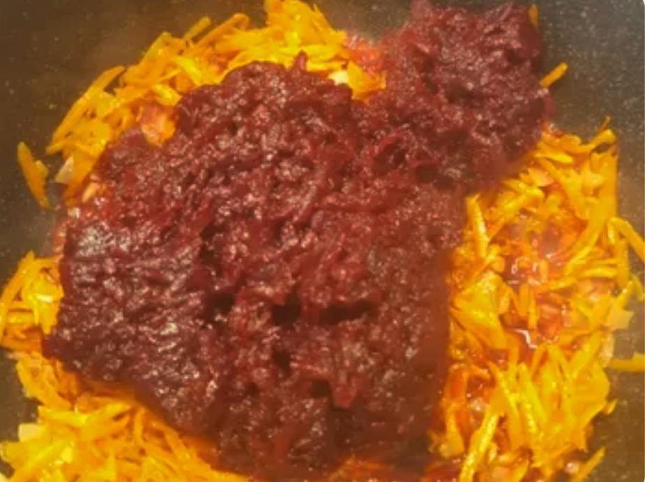 Борщ с квашеной капустой и свининой