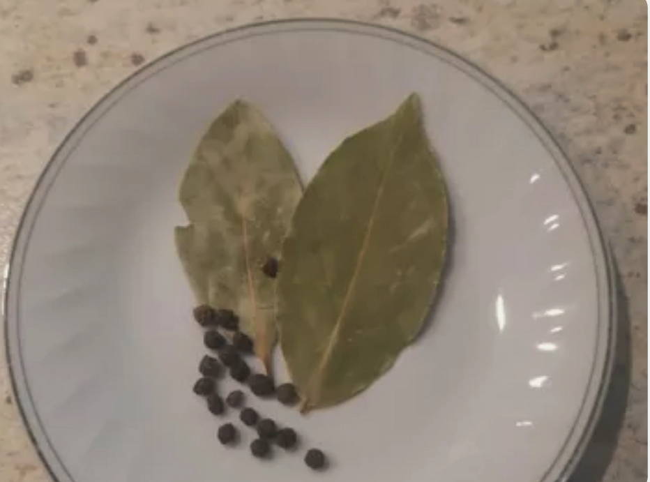 Борщ с квашеной капустой и свининой