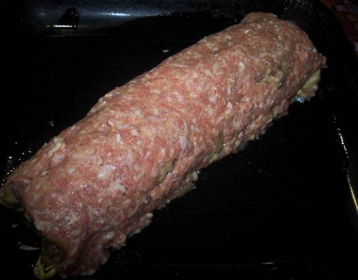 Мясной рулет с грибами