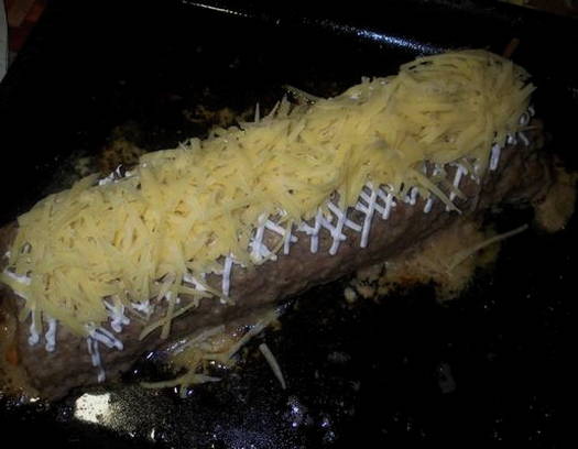 Мясной рулет с грибами