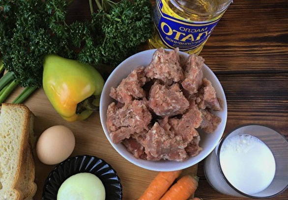 Мясной рулет из свиного фарша в духовке