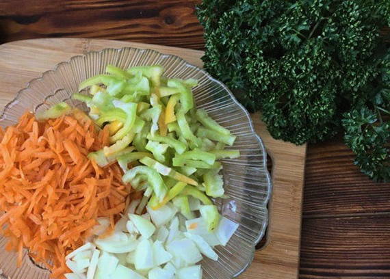 Мясной рулет из свиного фарша в духовке