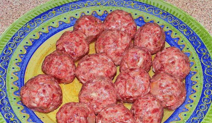 Жареные фрикадельки на сковороде