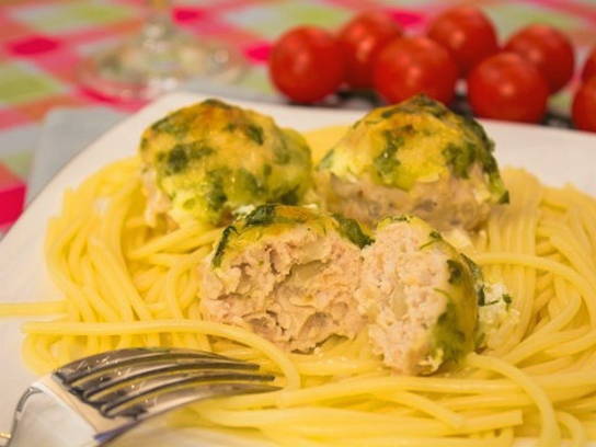 Куриные фрикадельки в сливочном соусе в духовке