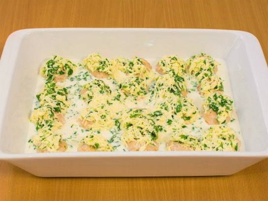 Куриные фрикадельки в сливочном соусе в духовке