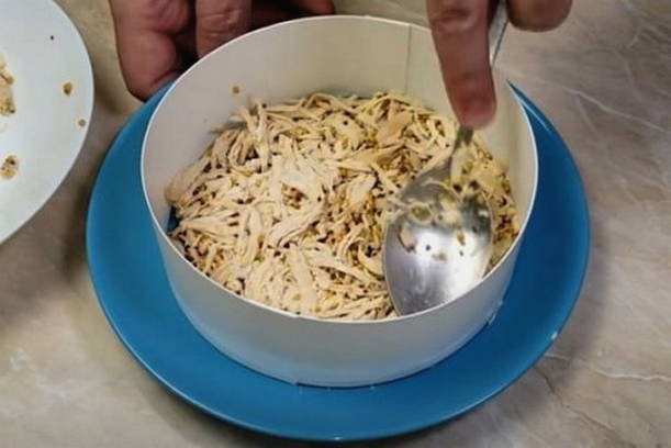 Салат «Мужские слезы» с корейской морковью и шампиньонами