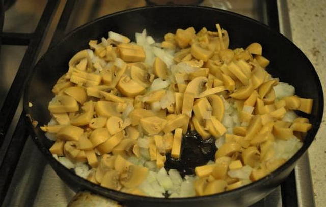 Салат «Мужские грезы» с копченой курицей