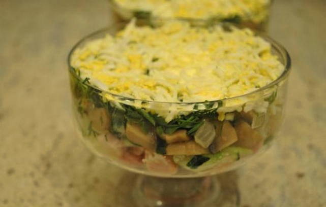 Салат «Мужские грезы» с копченой курицей