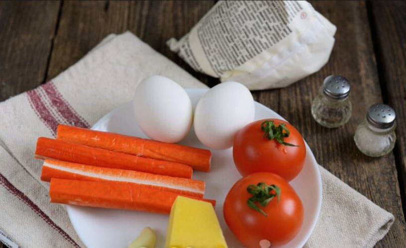 Салат «Морской бриз» с крабовыми палочками