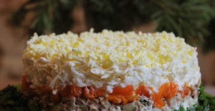 Салат «Мельник» с курицей и грибами