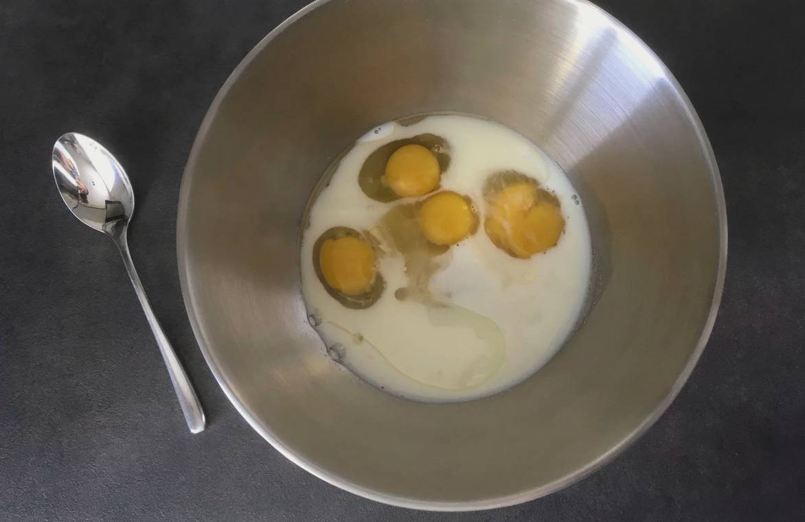 Шоколадный торт с творожным кремом