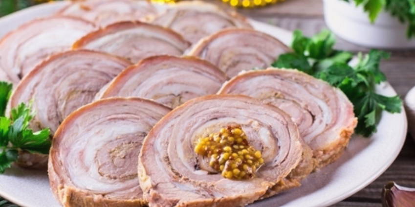 Мясной рулет из свинины в фольге в духовке
