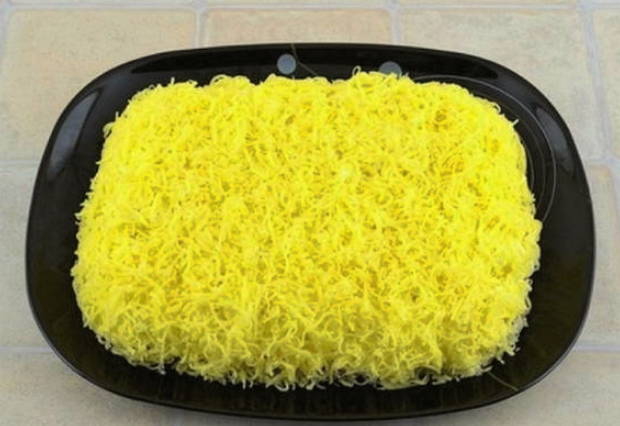 Салат «Мужские слезы» с говядиной и маринованным луком классический