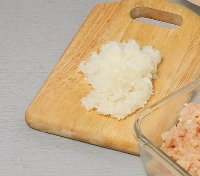 Котлеты на пару в мультиварке Поларис