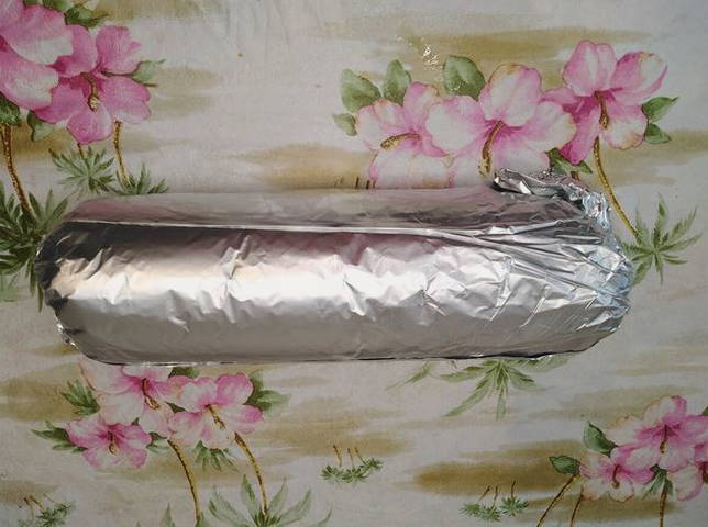 Мясной рулет из фарша с яйцом в фольге в духовке