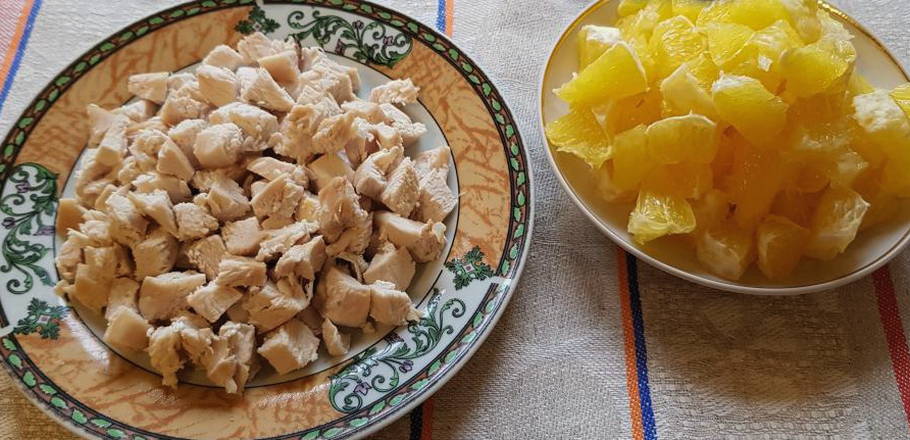 Салат с апельсином, курицей и корейской морковью