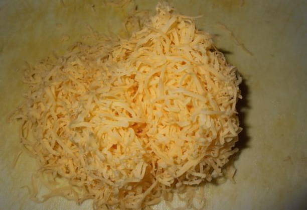 Салат с ветчиной, корейской морковью и сухариками