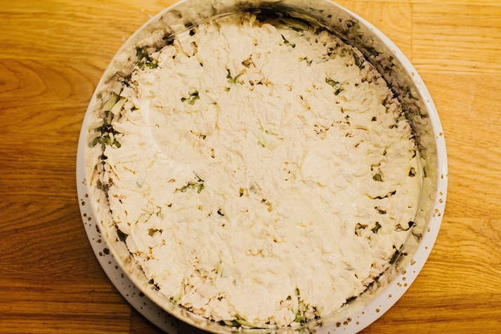 Салат с вареной грудкой и корейской морковью