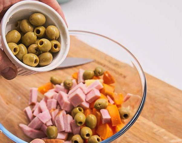 Салат с ветчиной и картофелем