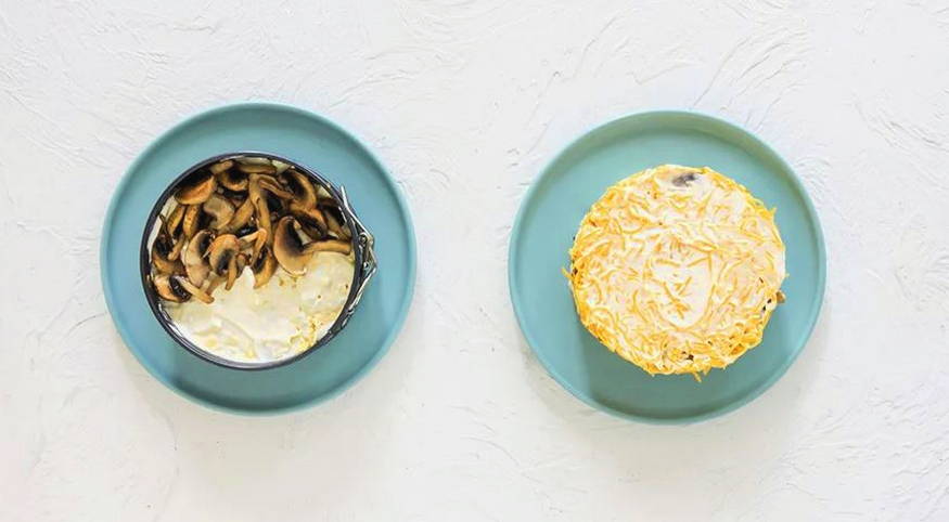 Салат с вареной грудкой и грибами