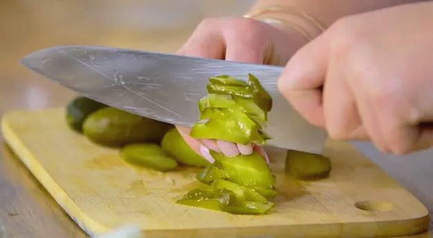Салат с вареной говядиной