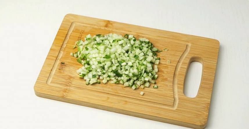 Салат с булгуром, помидорами и зеленью